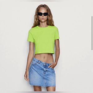 Zara Green 💚💚💚Cropped T-shirt Size Small -NWT